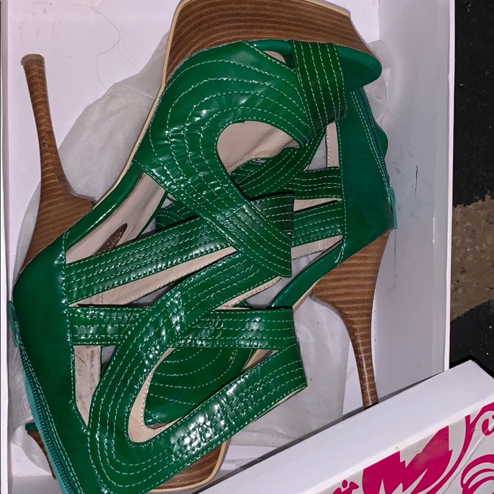 Hadari Heels